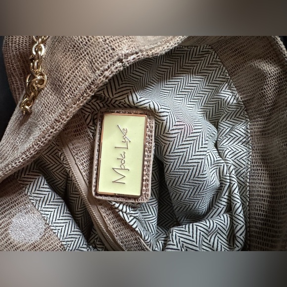 Elegant Tan Clutch Bag - Picture 3 of 3